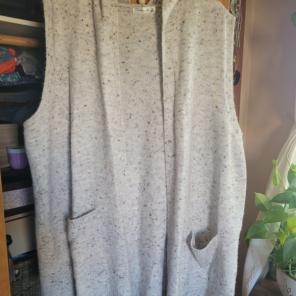 Retrology Speckled Knit Vest with Pockets